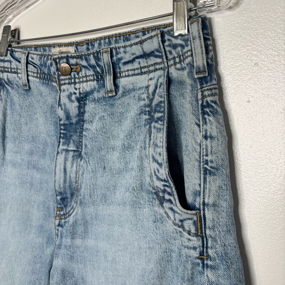 Pilcro Jeans - Lonnie Cuffed High Rise Straight Leg. 
Lighter Wash, Blue Denim. - Picture 10 of 15